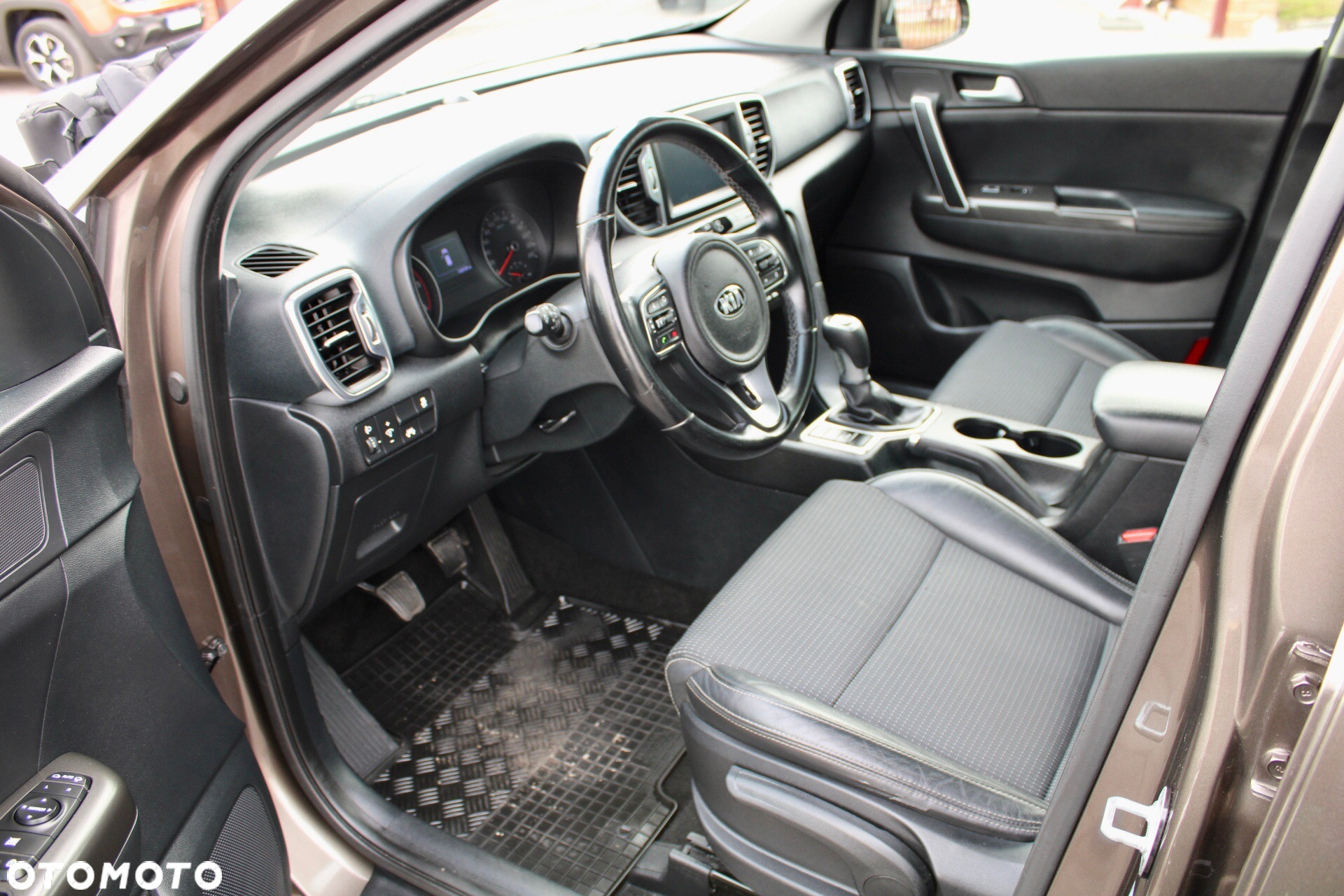 Kia Sportage 2.0 CRDI Business Line 4WD - 9
