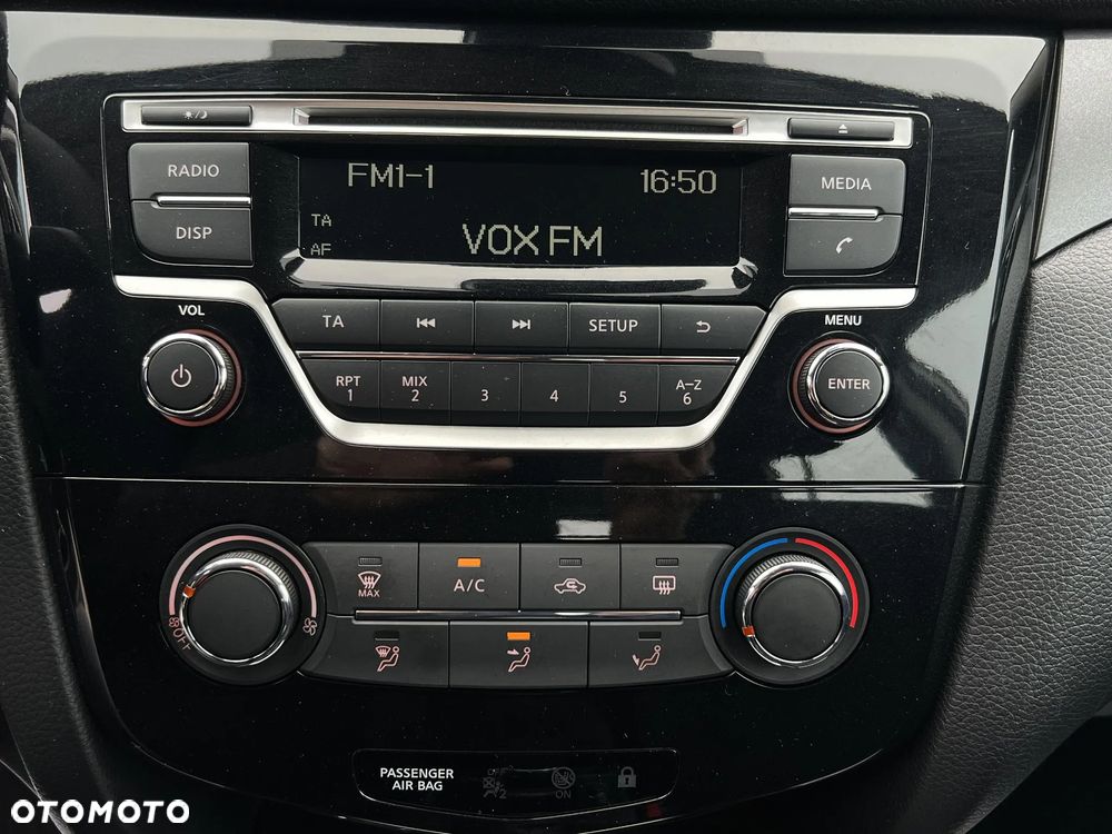 Nissan Qashqai 1.2 DIG-T N-Connecta EU6 - 28