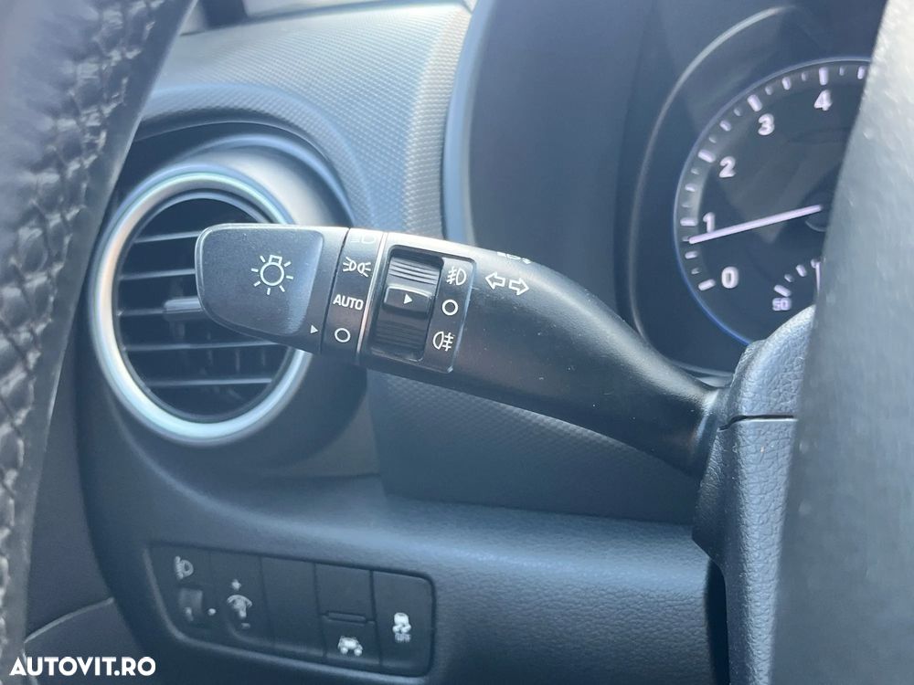 Hyundai KONA - 18