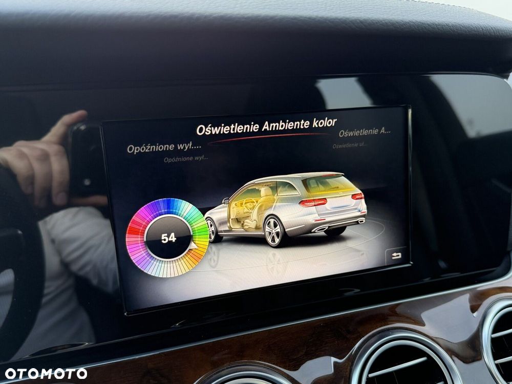 Mercedes-Benz Klasa E 220 d Exclusive - 40