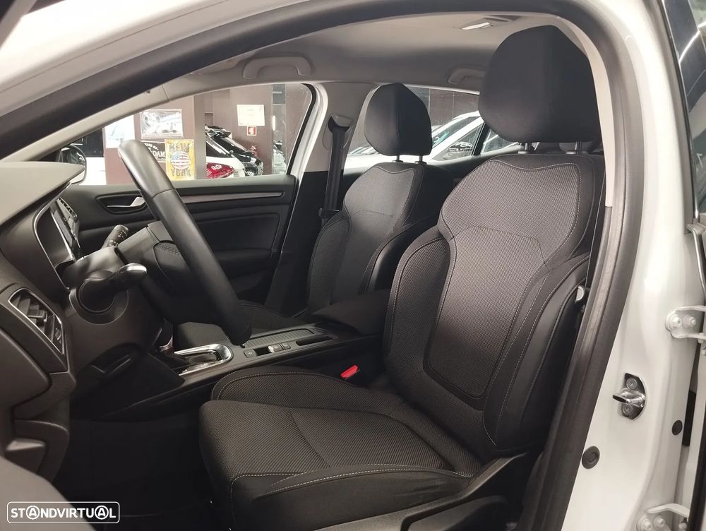 Renault Mégane 1.6 Plug-In Intens - 17