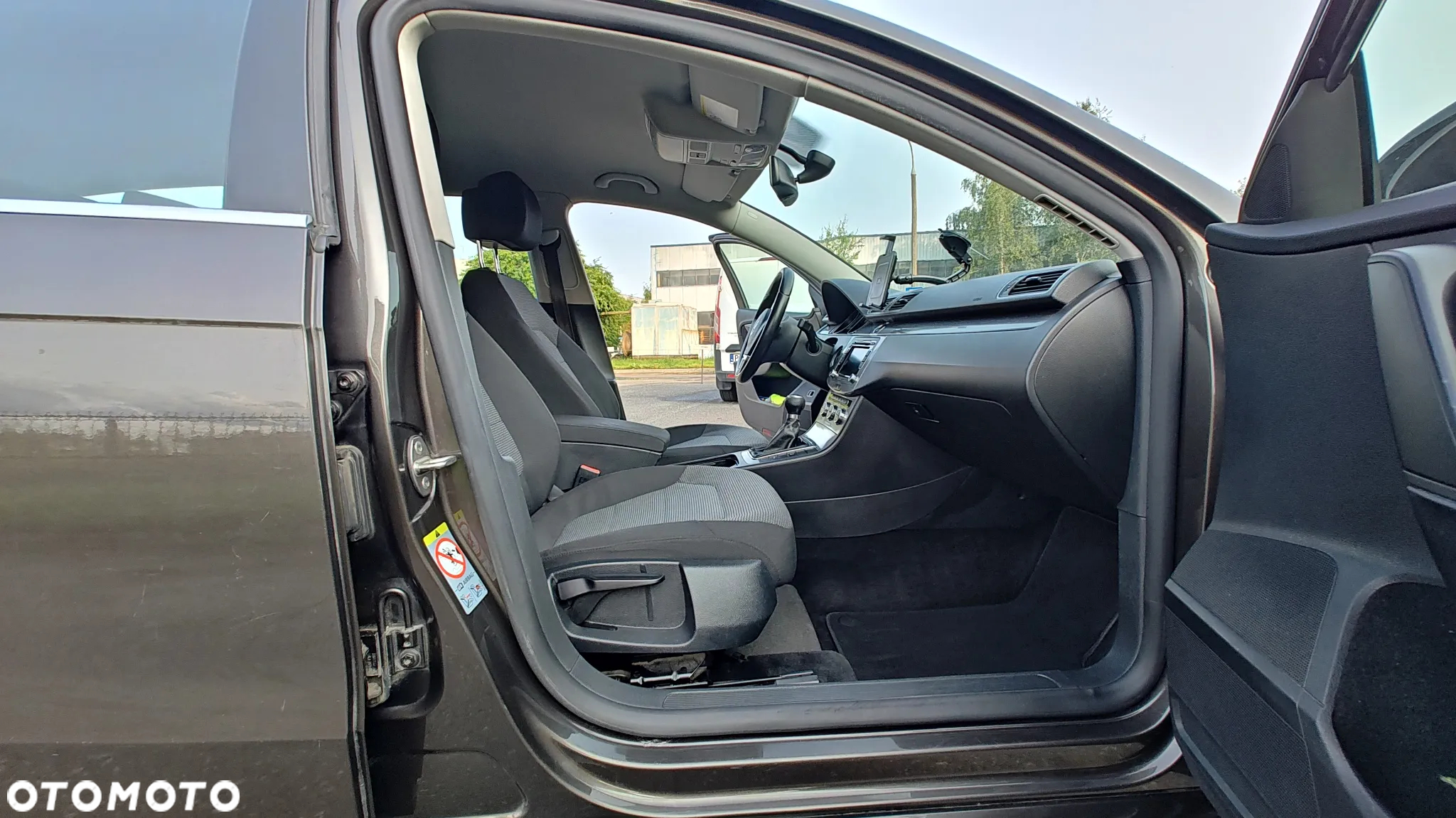 Volkswagen Passat 2.0 TDI DPF Comfortline - 28