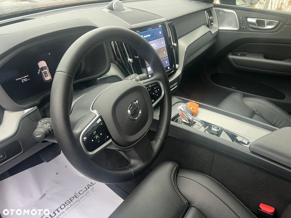 Volvo XC 60 B5 B AWD Ultra Black Edition - 22