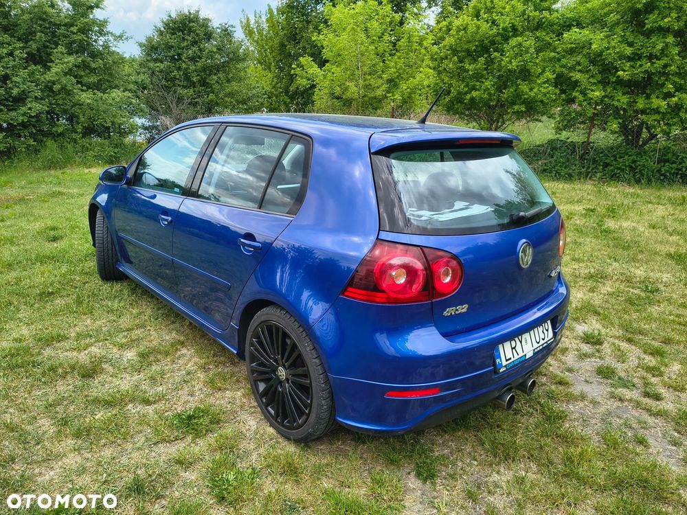Volkswagen Golf R32 - 10