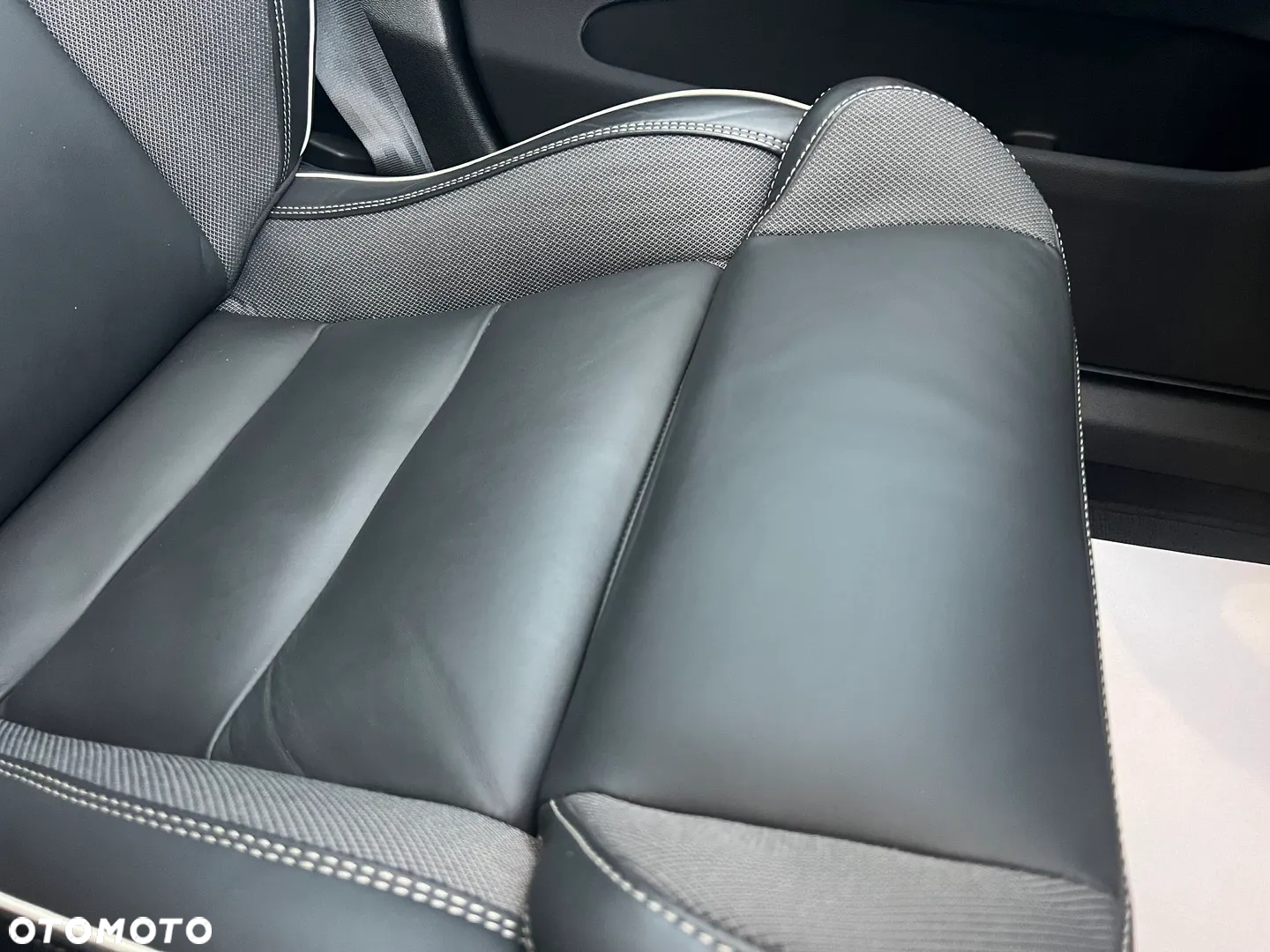 Volvo XC 60 B5 B AWD Plus Black Edition - 27