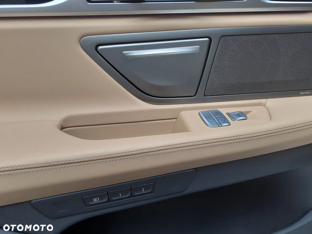 BMW Seria 7 - 37