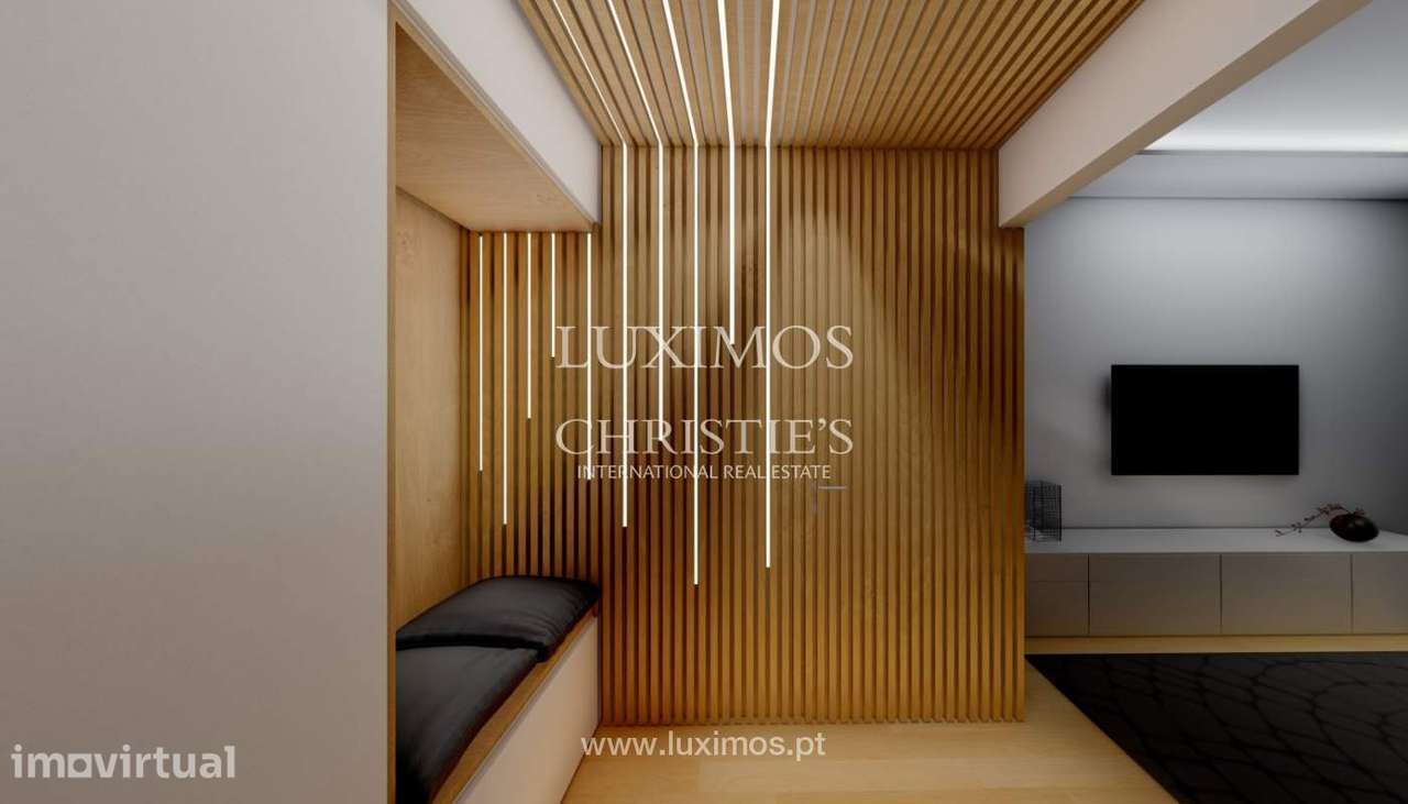 Apartamento renovado, para venda, no Centro do Porto - Grande imagem: 2/8