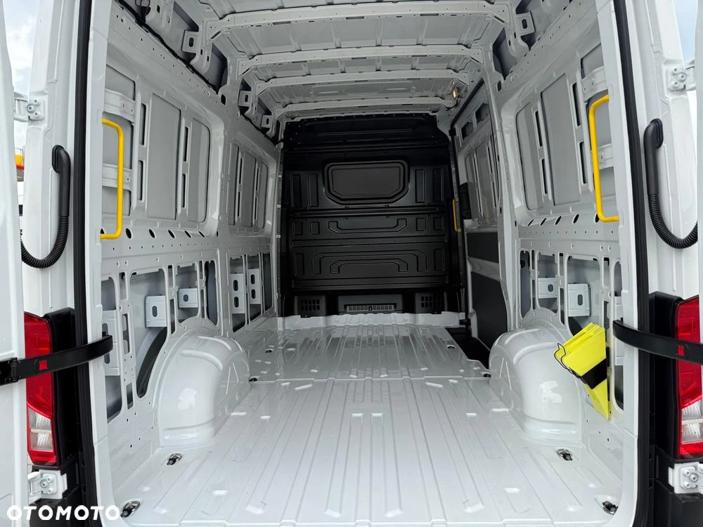 Volkswagen Crafter - 31