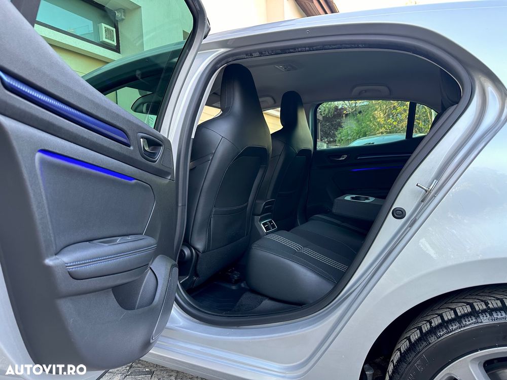 Renault Megane ENERGY TCe 205 EDC GT - 13