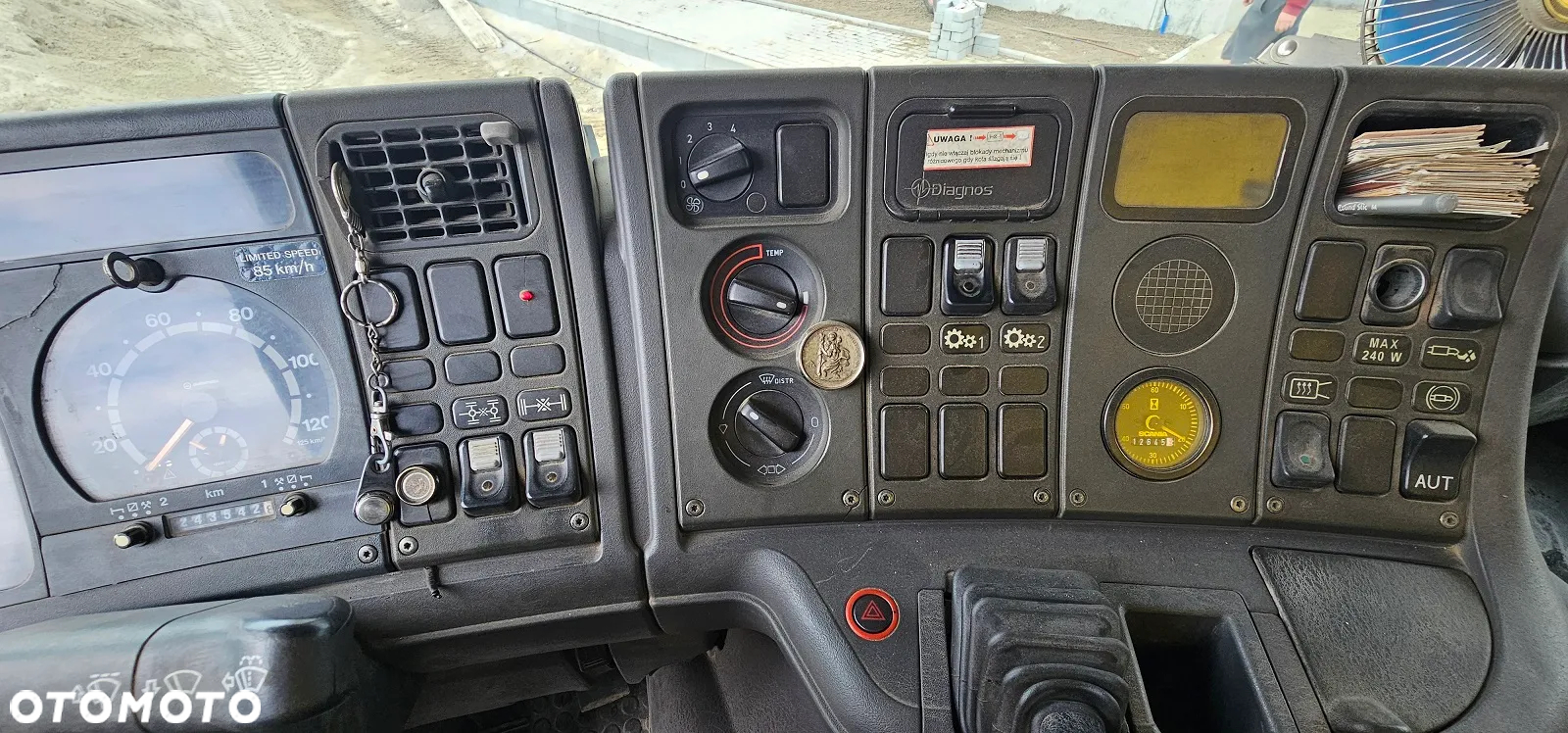 Scania 94C 6X4 - 23