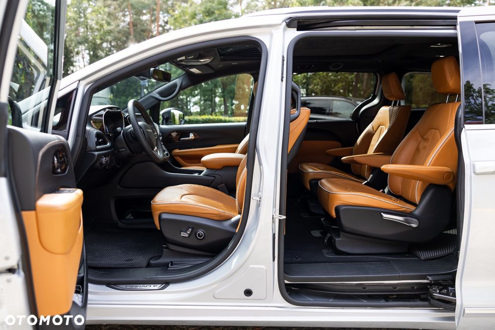 Chrysler Pacifica - 24