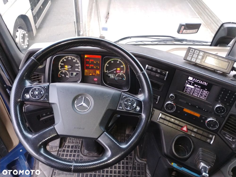 Mercedes-Benz Actros - 5