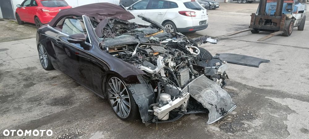 Mercedes-Benz Klasa E 400 4Matic 9G-TRONIC Avantgarde - 2
