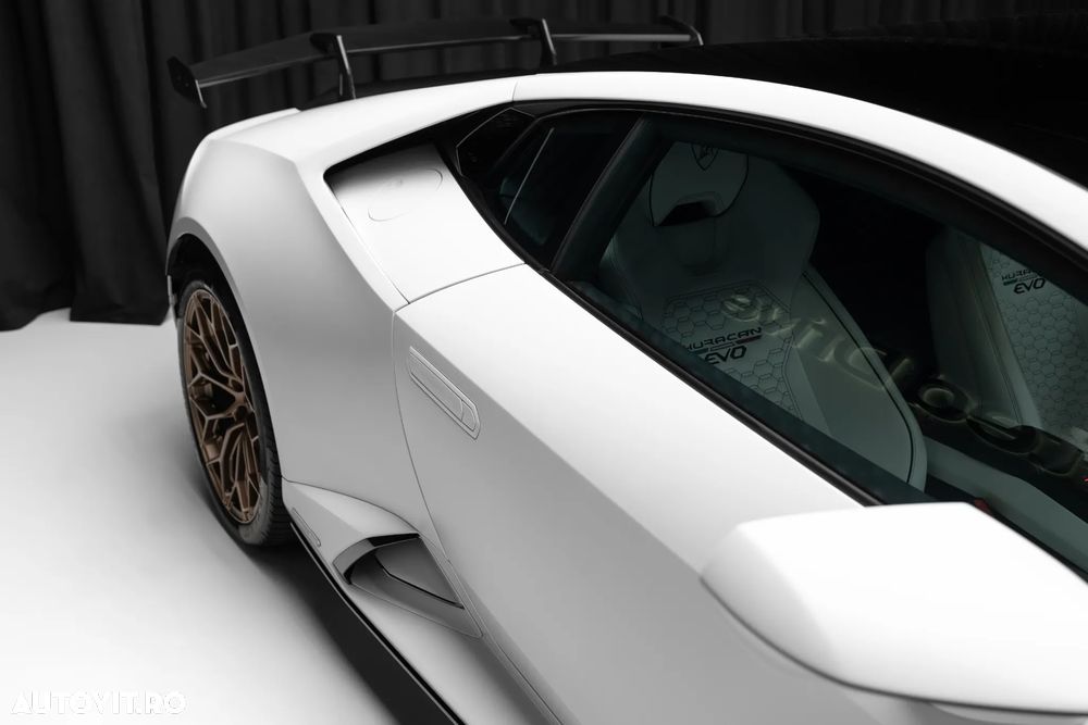 Lamborghini Huracan EVO - 4