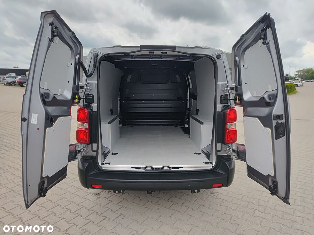 Opel Vivaro Vivaro Furgon XL Diesel 2.2 150 KM Manual - 14