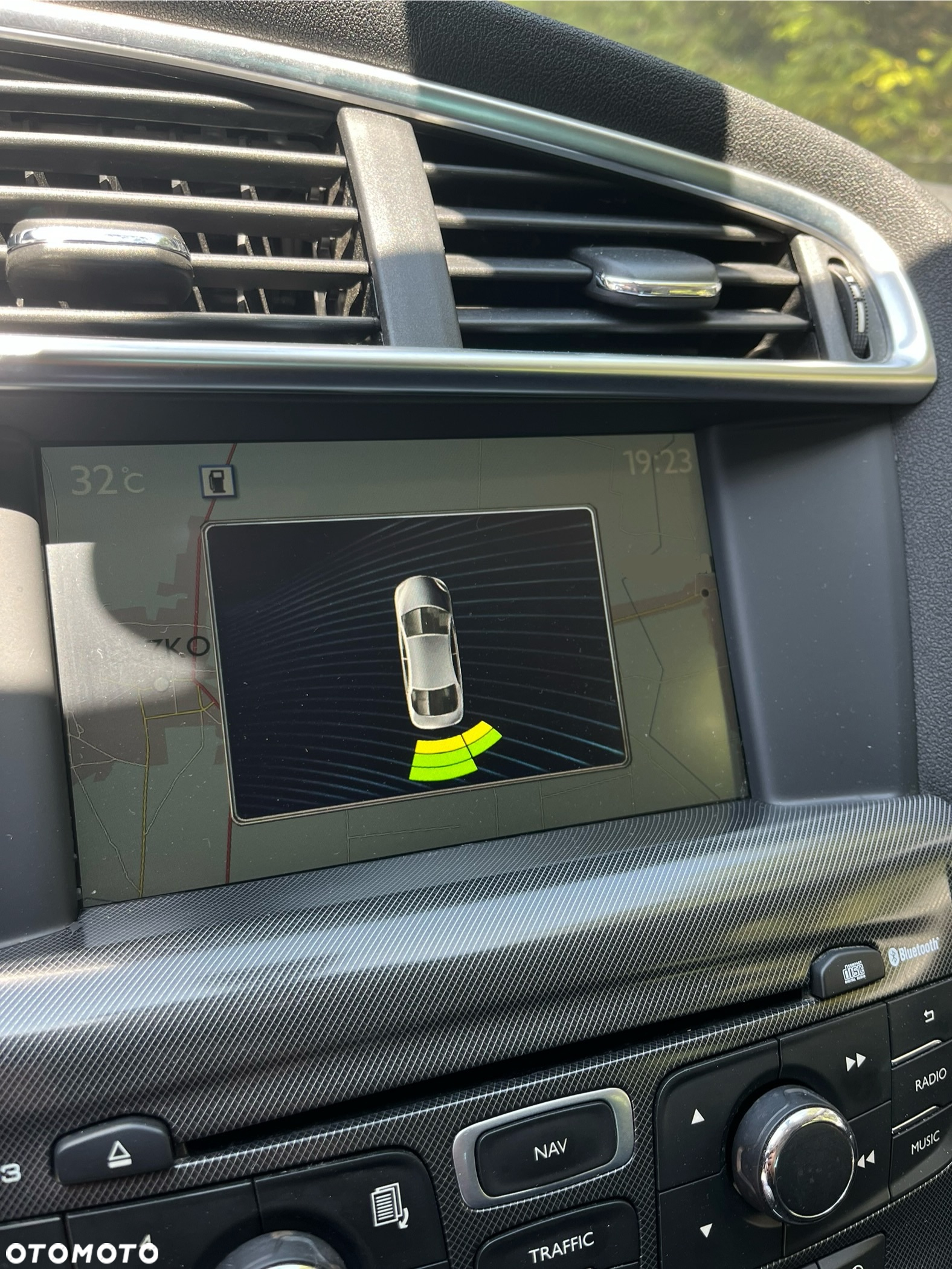 Citroën C4 HDi 115 Attraction - 12