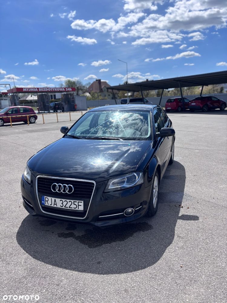 Audi A3 Sportback 1.6 TDI DPF Ambiente - 1