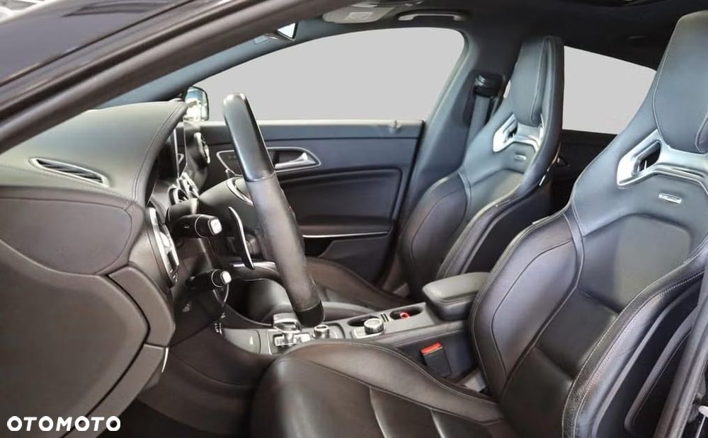 Mercedes-Benz CLA AMG 45 4-Matic - 24