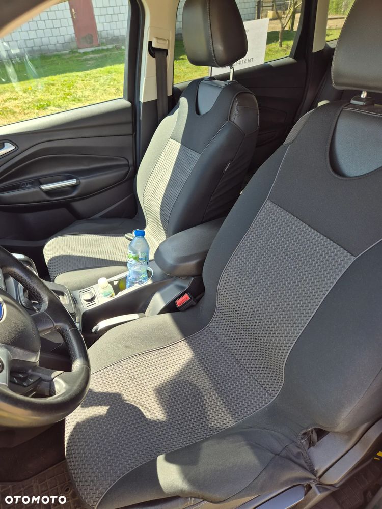Ford Kuga - 8