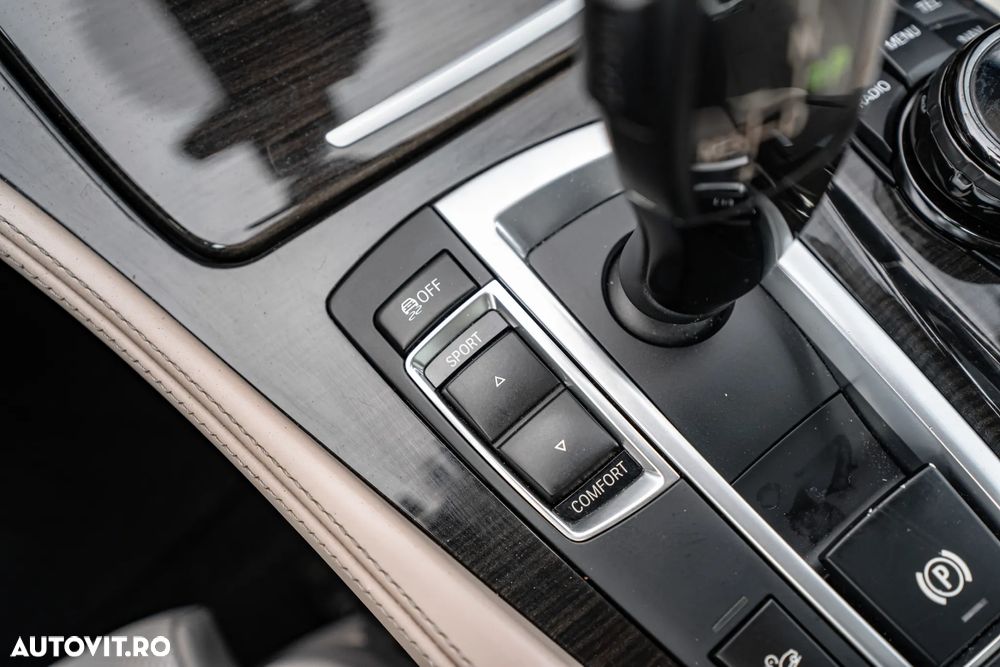 BMW Seria 5 530d xDrive - 17