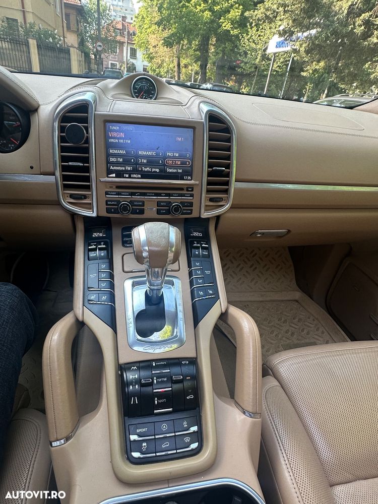 Porsche Cayenne - 7