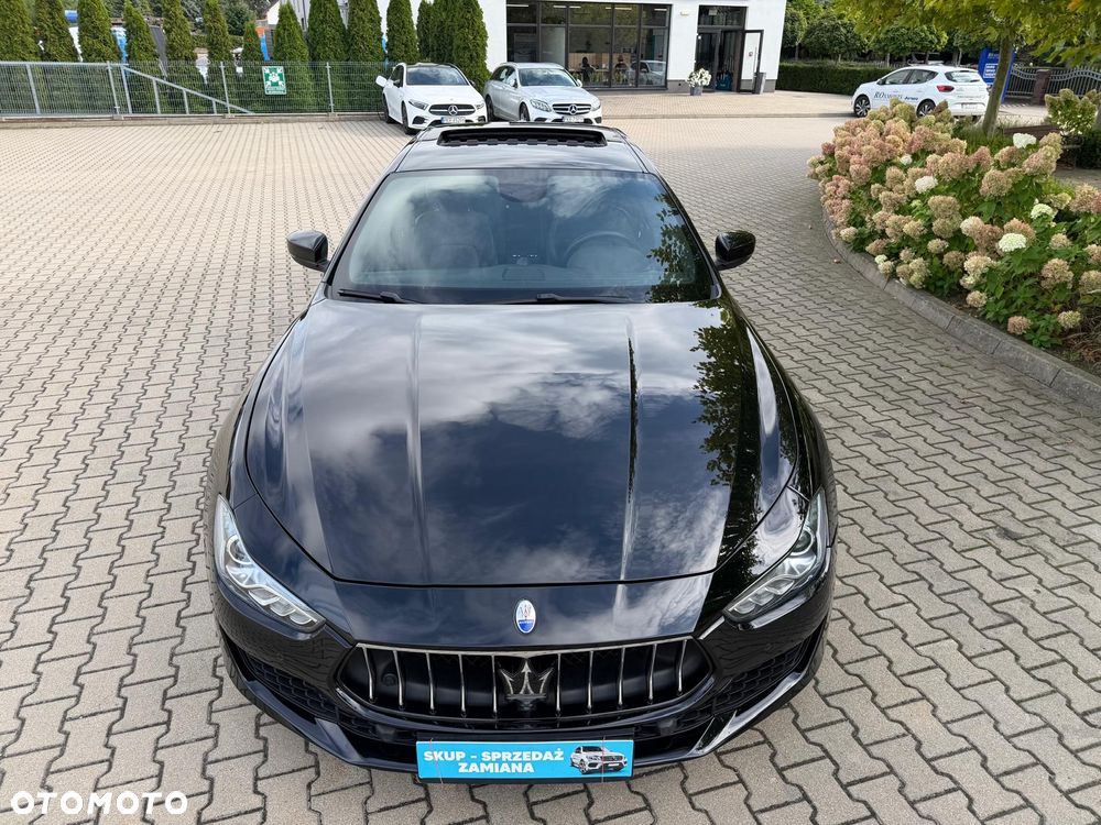 Maserati Ghibli GranSport - 12