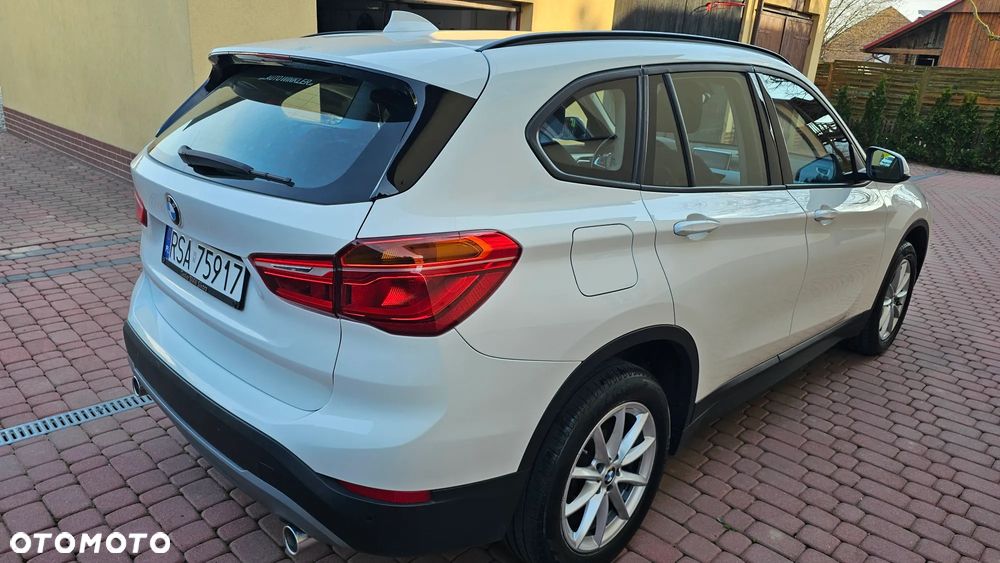 BMW X1 sDrive18d xLine - 24