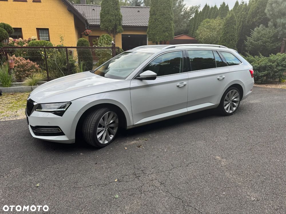Skoda Superb Combi 2.0 TDI DSG Premium Edition - 2
