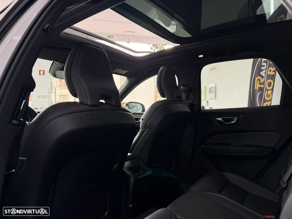 Volvo XC 60 2.0 T6 PHEV R-Design Expression AWD - 48