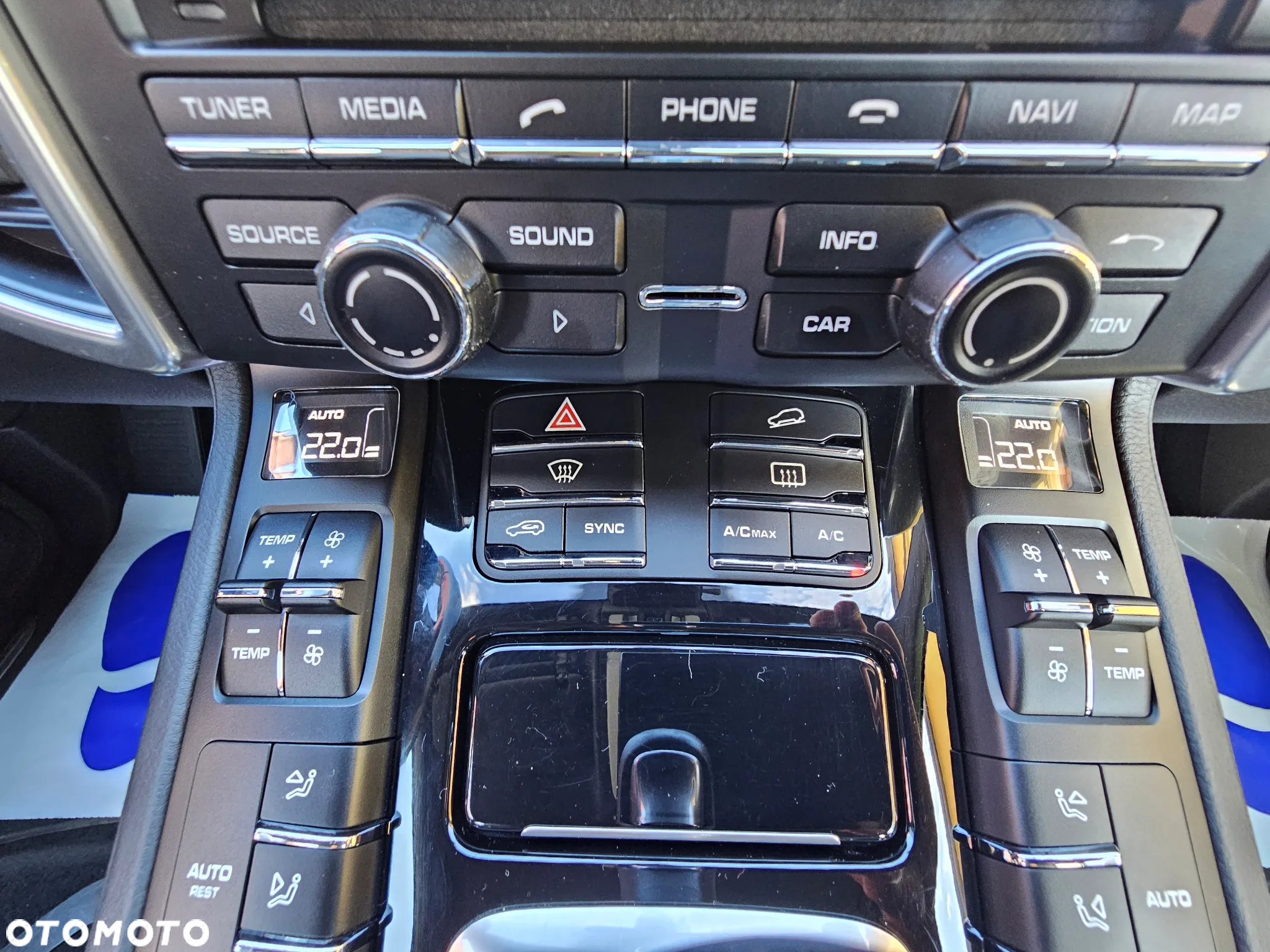 Porsche Cayenne Diesel Platinum Edition - 24