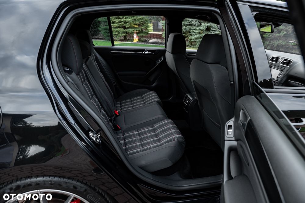 Volkswagen Golf 2.0 GTI - 22