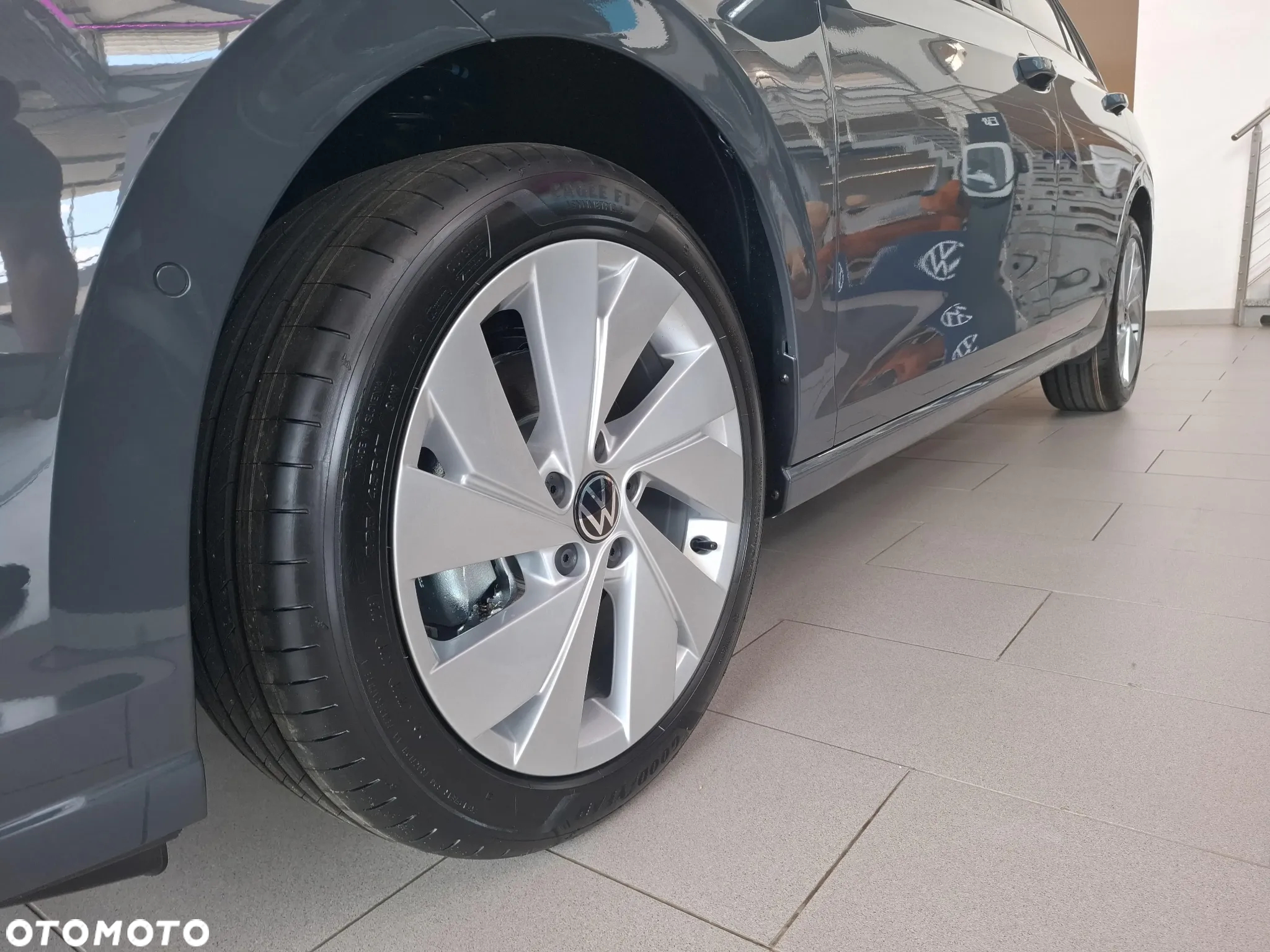 Volkswagen Golf - 5