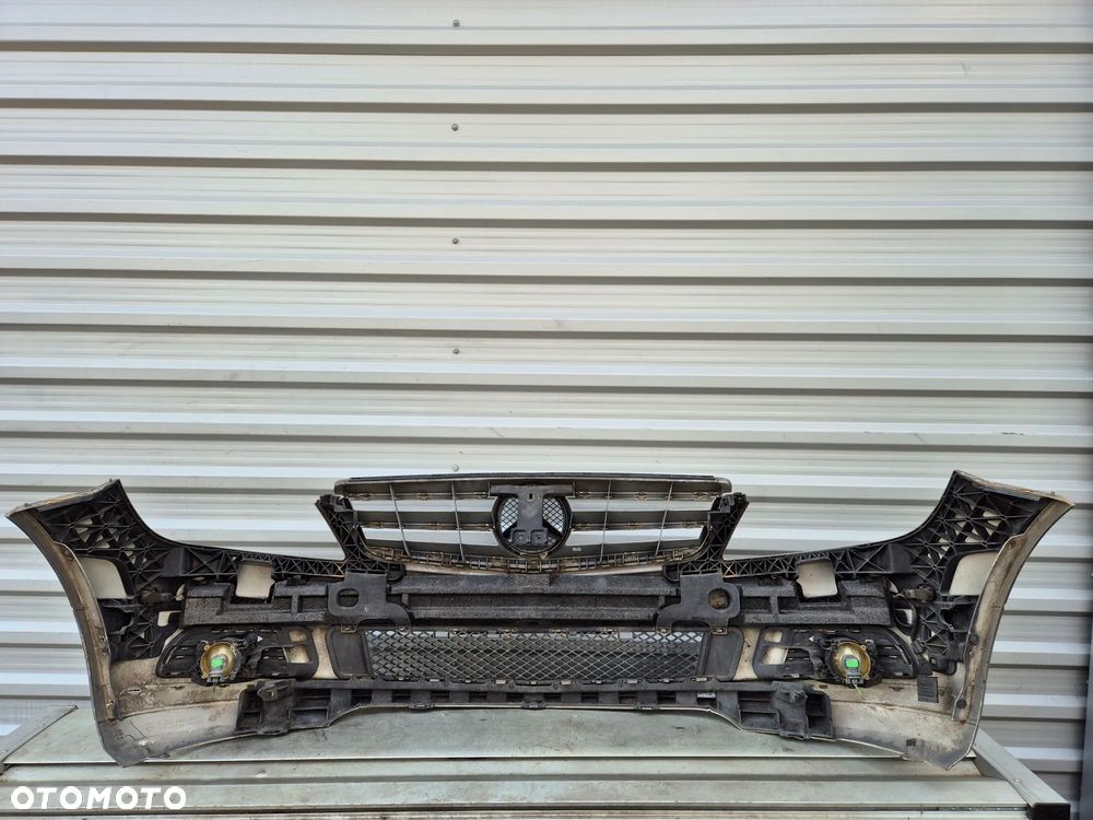 Zderzak przedni Mercedes C-klasa W204 Avantgarde - 8