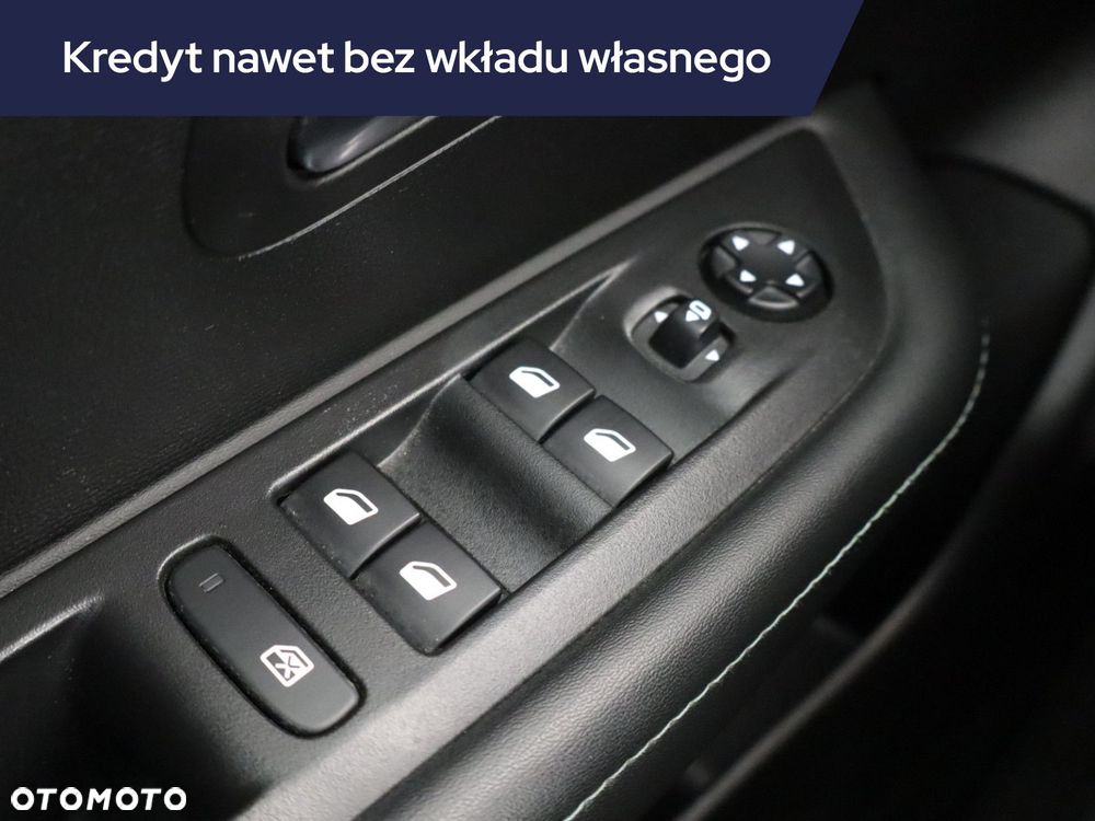 Peugeot 208 - 19