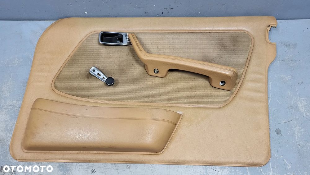 Boczek Drzwi Prawy Przód Mercedes W123 Kremowy