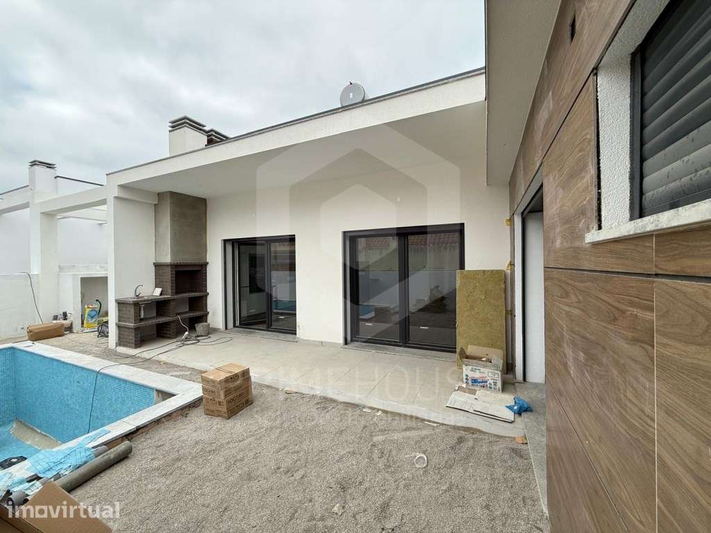 Moradia Isolada T4 , 2 suites, piscina, acabamentos Premium - Grande imagem: 4/28