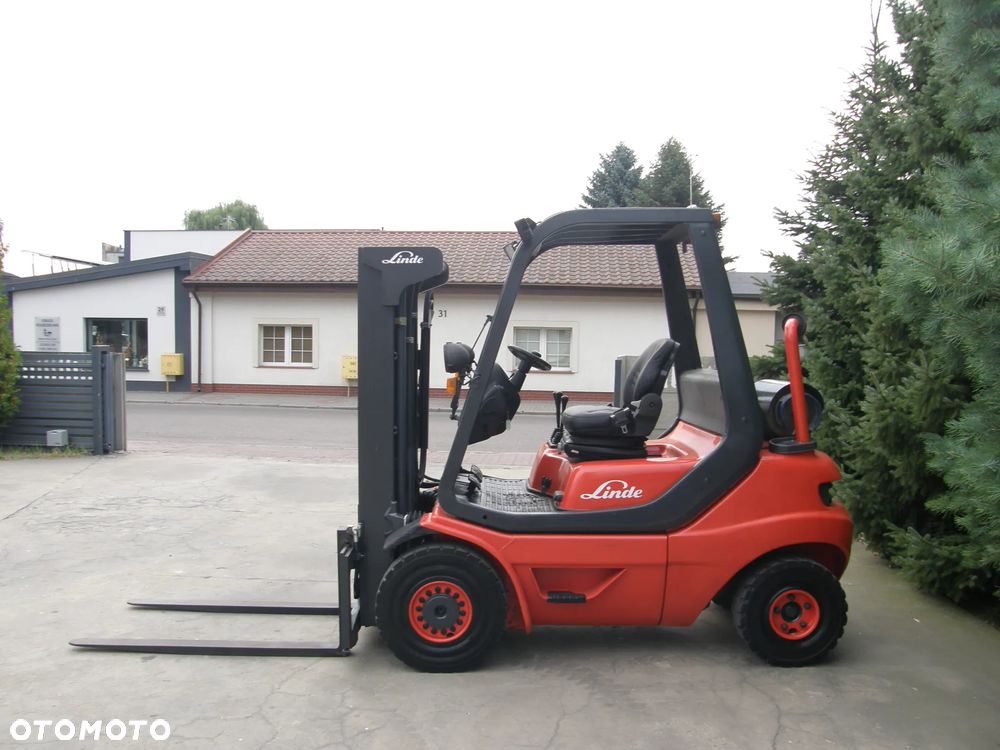 Linde H25T-03 TRIPLEX 4,60 z Niemiec - 2