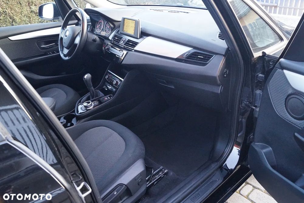 BMW Seria 2 216d - 23