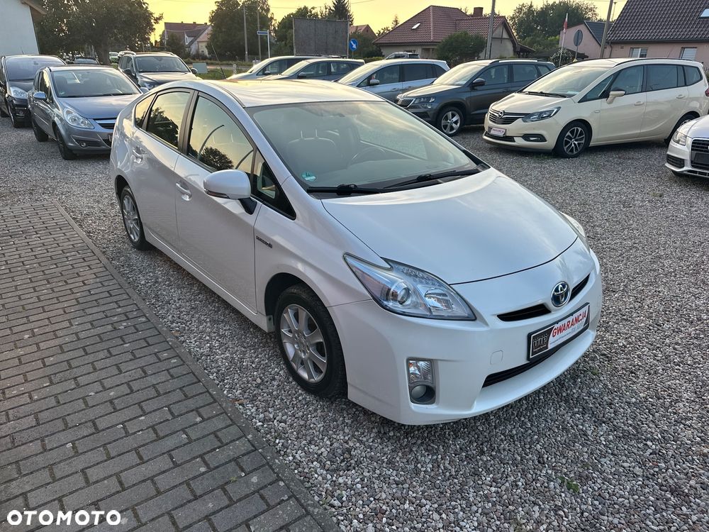 Toyota Prius (Hybrid) - 3