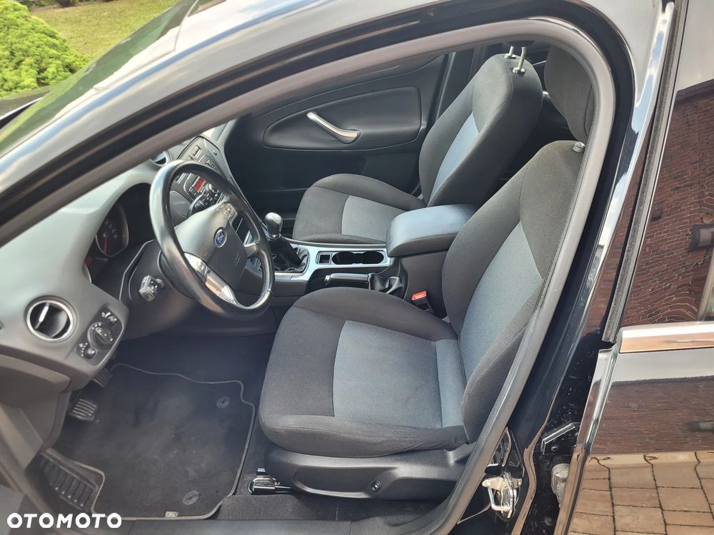 Ford Mondeo 1.6 Trend - 19