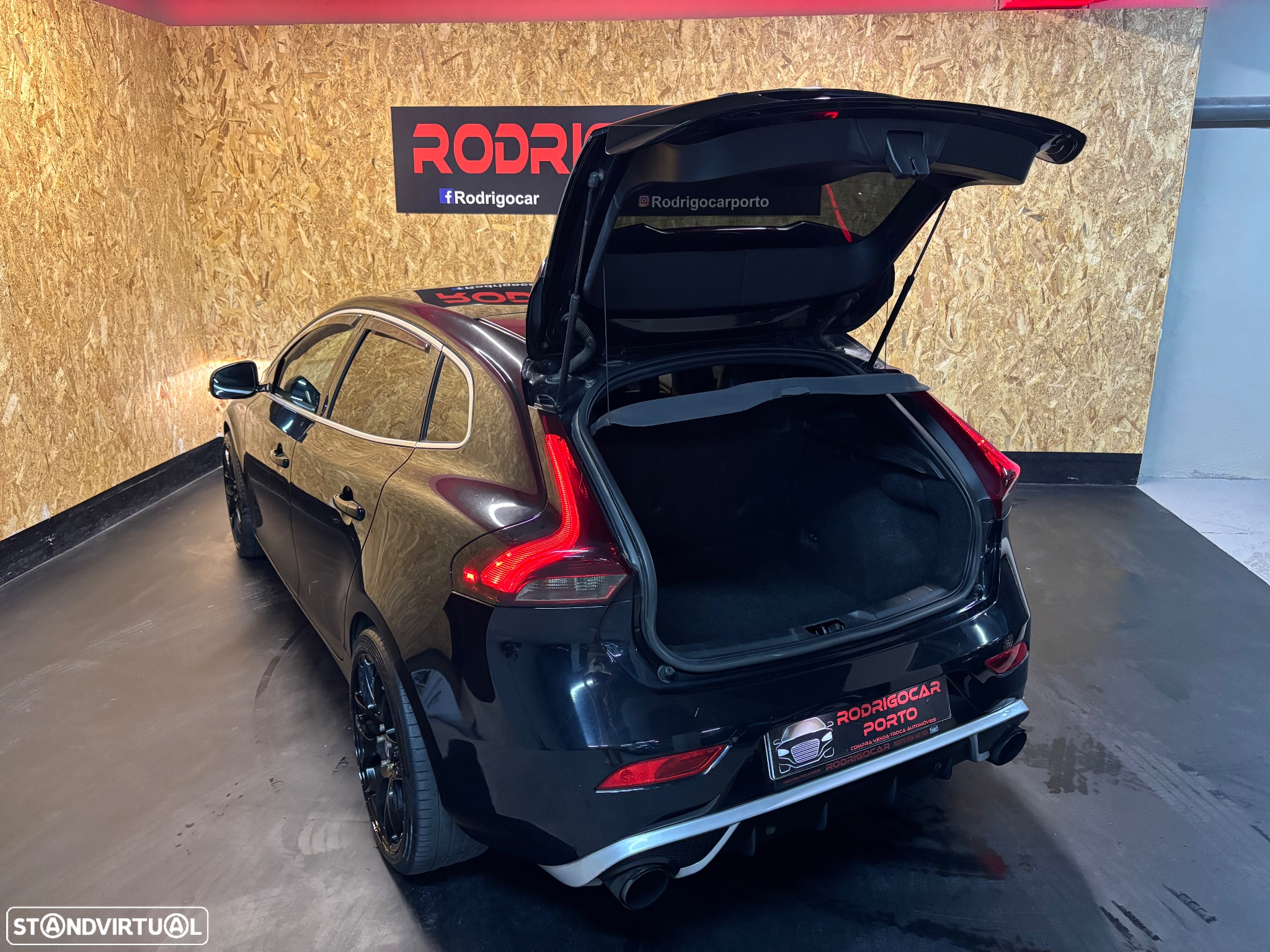Volvo V40 1.6 D2 R-Design - 22