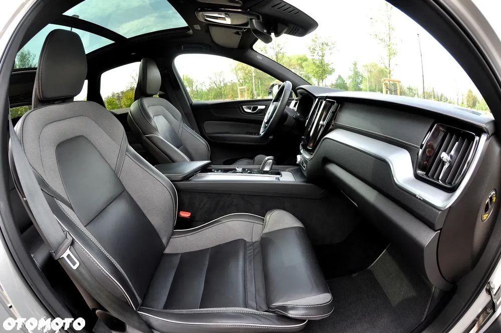Volvo XC 60 T6 AWD Ultra Dark - 27