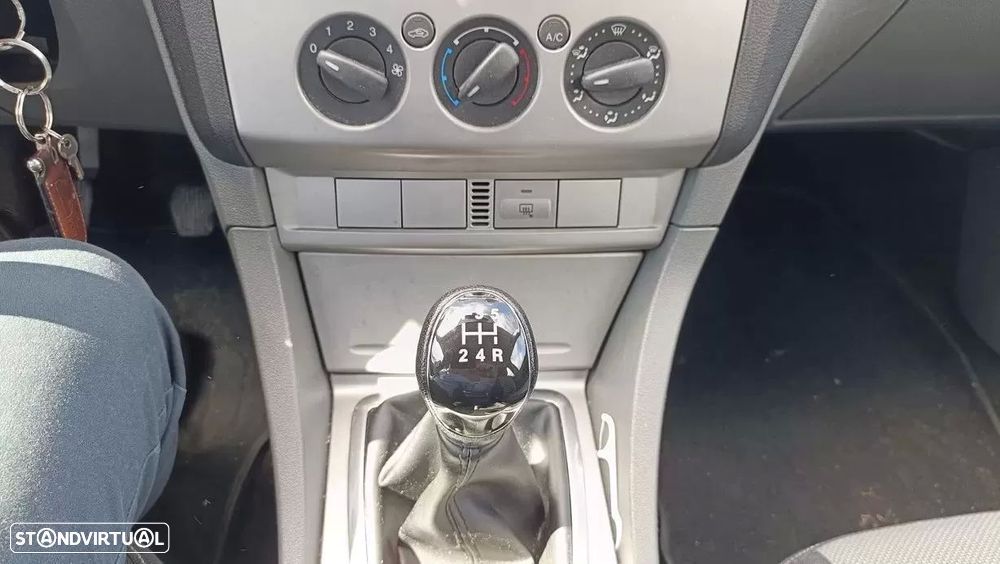 Ford Focus 1.6 TDCi Sport - 12