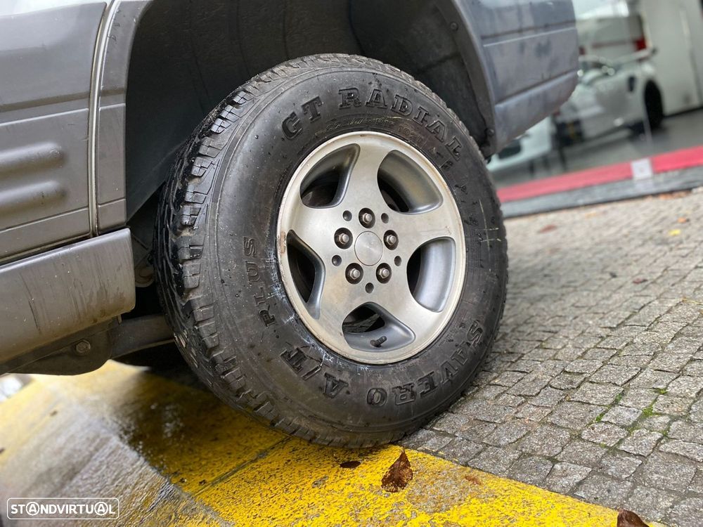 Jeep Grand Cherokee 2.5 TD Laredo - 12