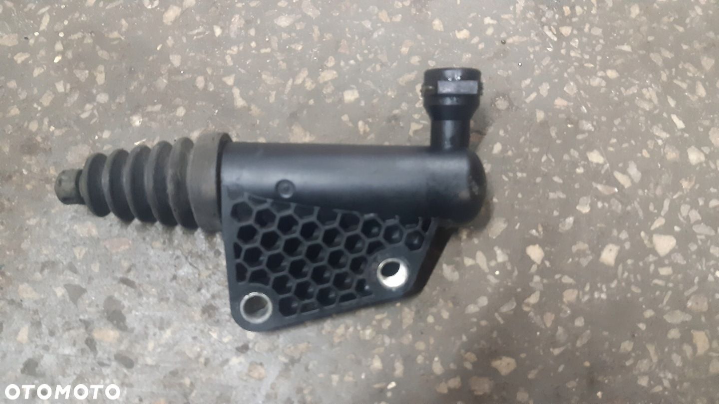 WYSPRZEGLIKA SPRZEGLA SUZUKI SWIFT MK6 1.3 04-10R - 1