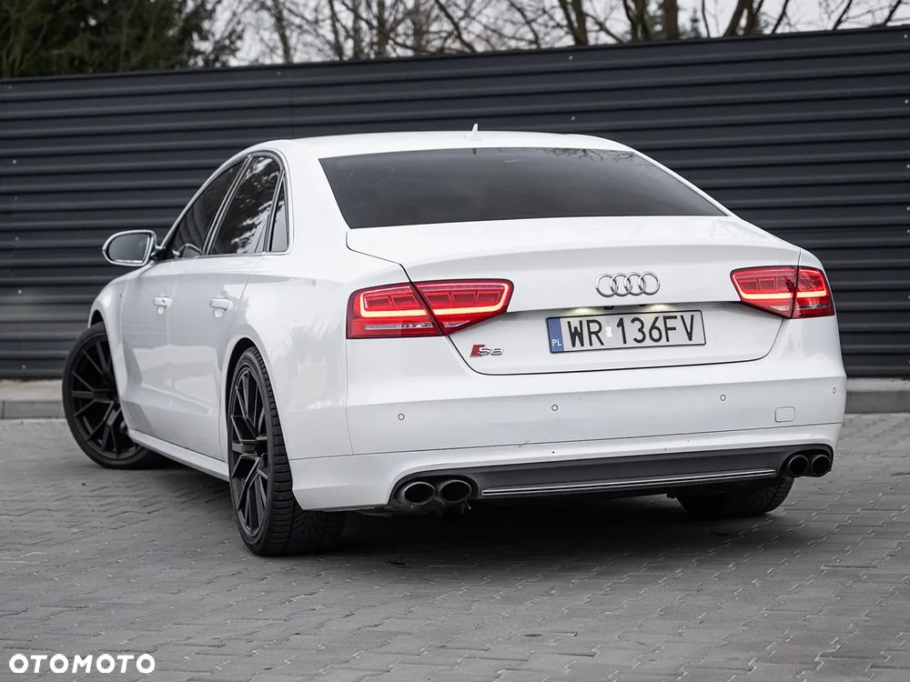 Audi S8 - 6