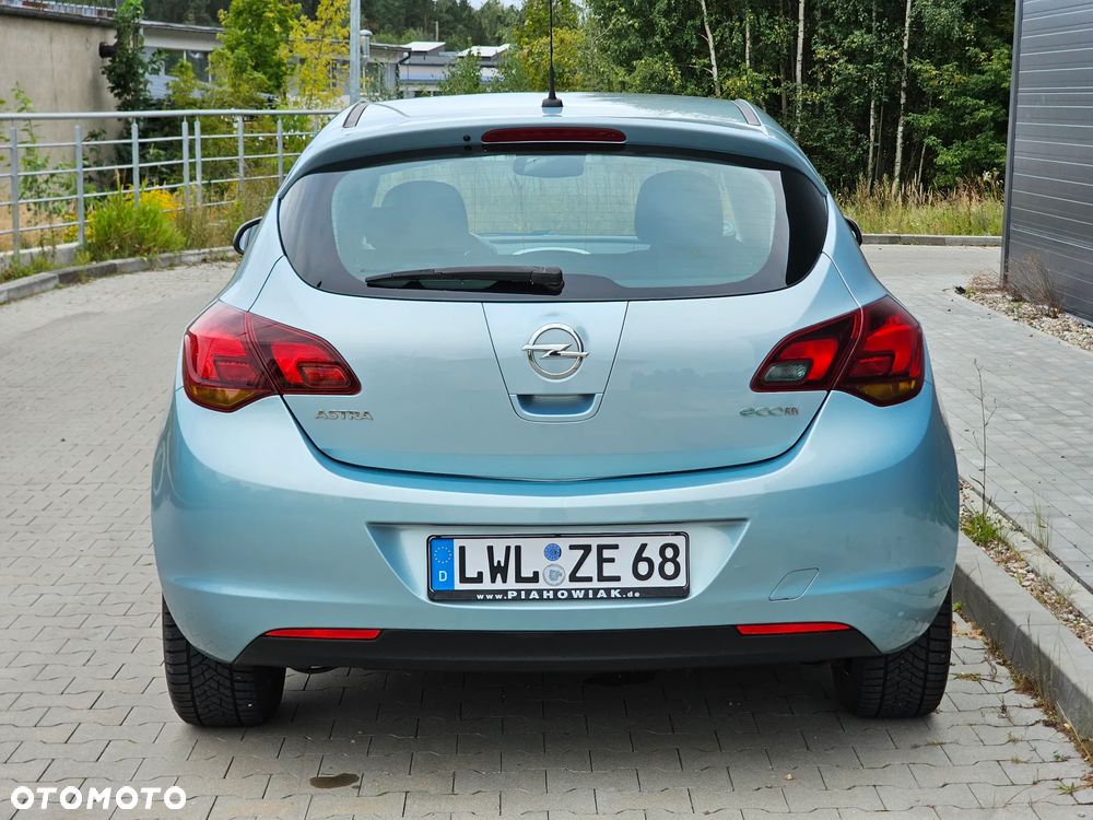 Opel Astra 1.4 ecoFLEX Cosmo - 3