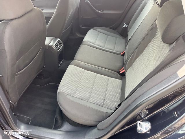 VW Golf Variant 1.6 TDi Confortline - 21