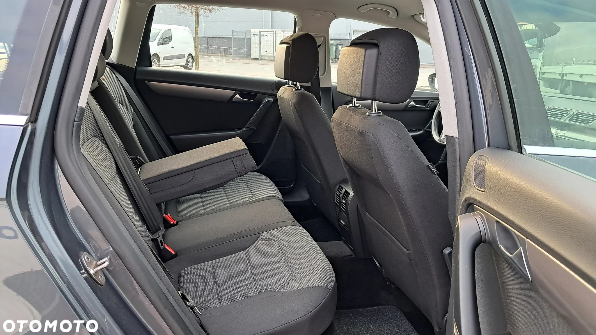 Volkswagen Passat 2.0 TDI Comfortline - 8