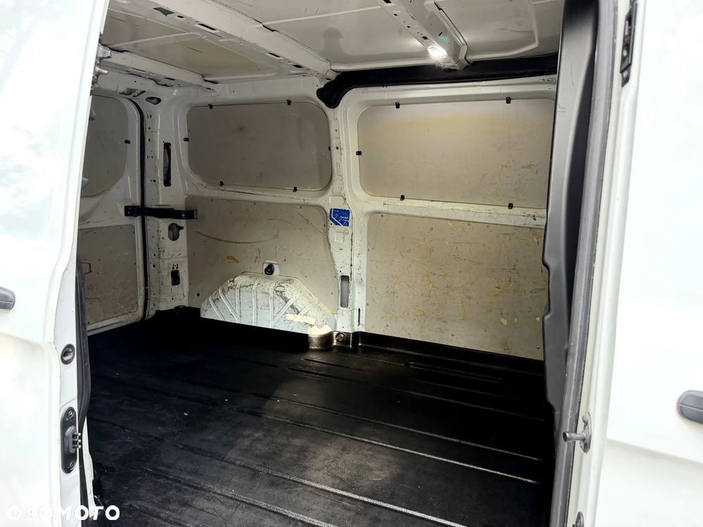Ford TRANSIT CUSTOM - 23